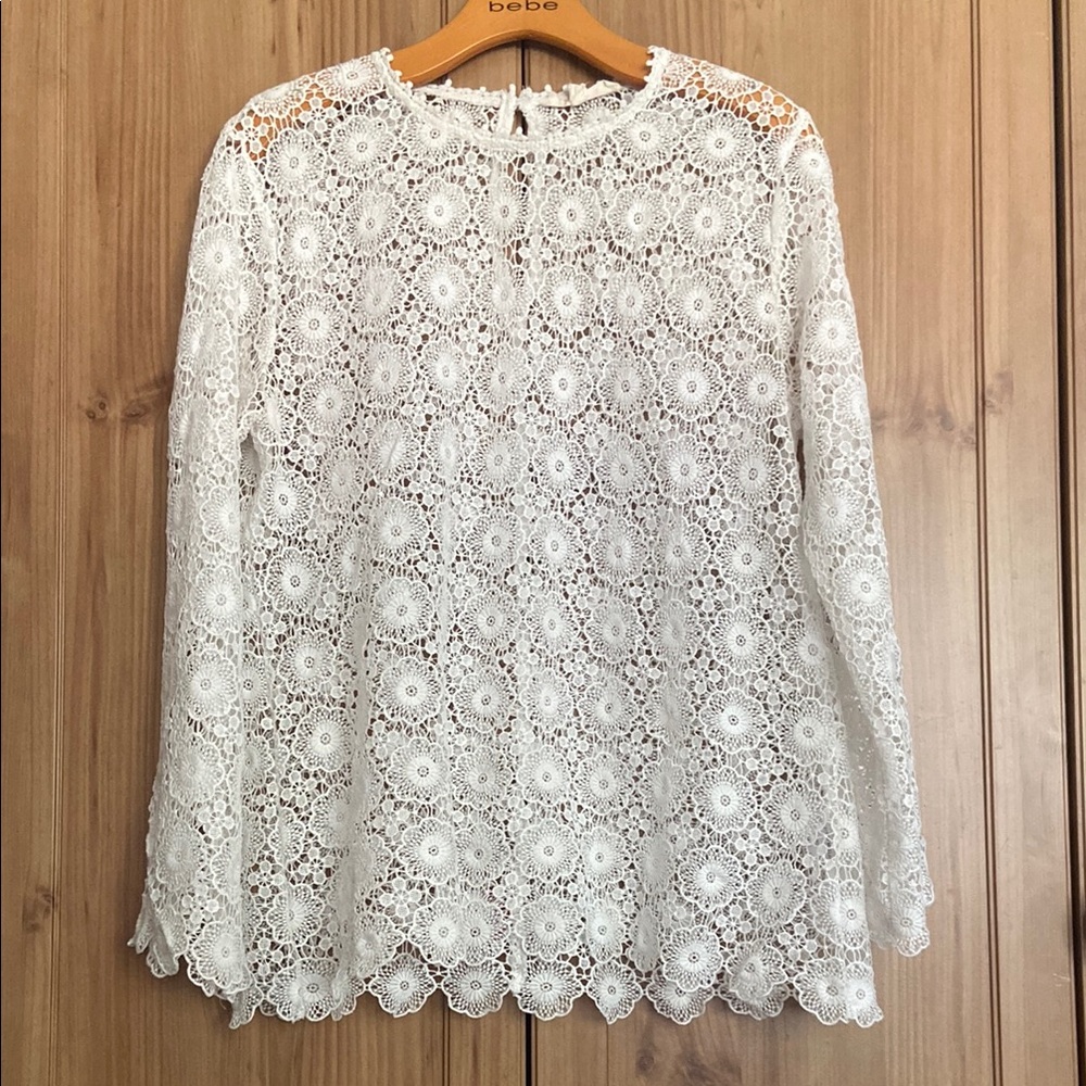 Mazik Floral Daisy Cutout Flower Top Bell Sleeves Excellent Condition M